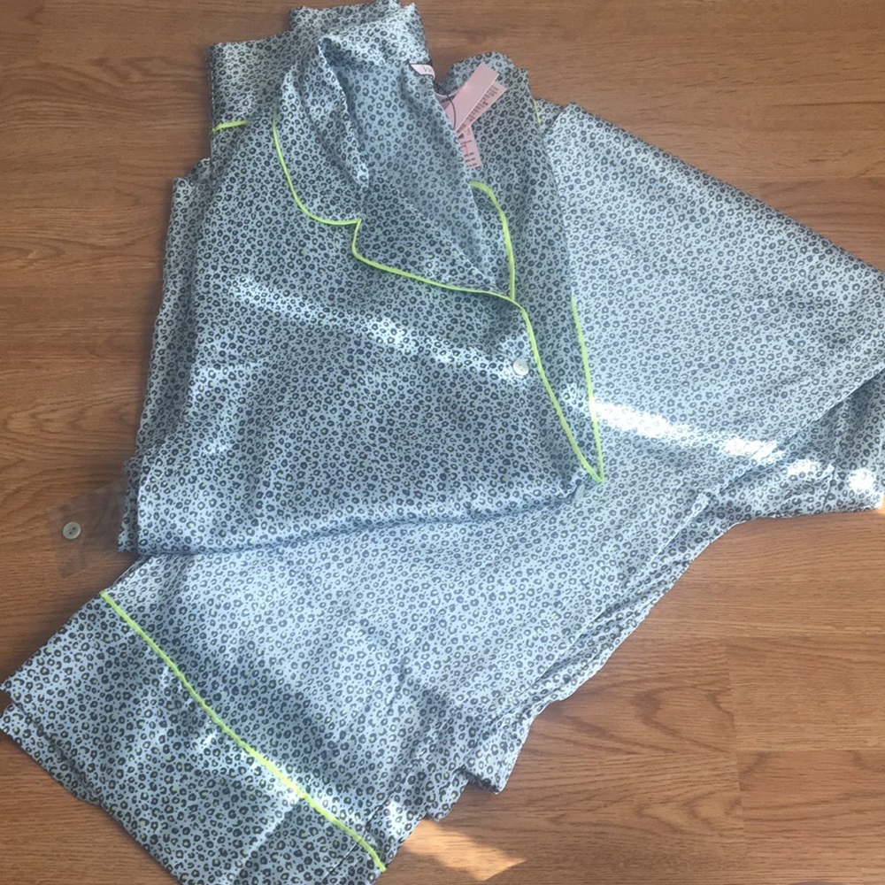NWT Victoria’s Secret Pajamas Size L